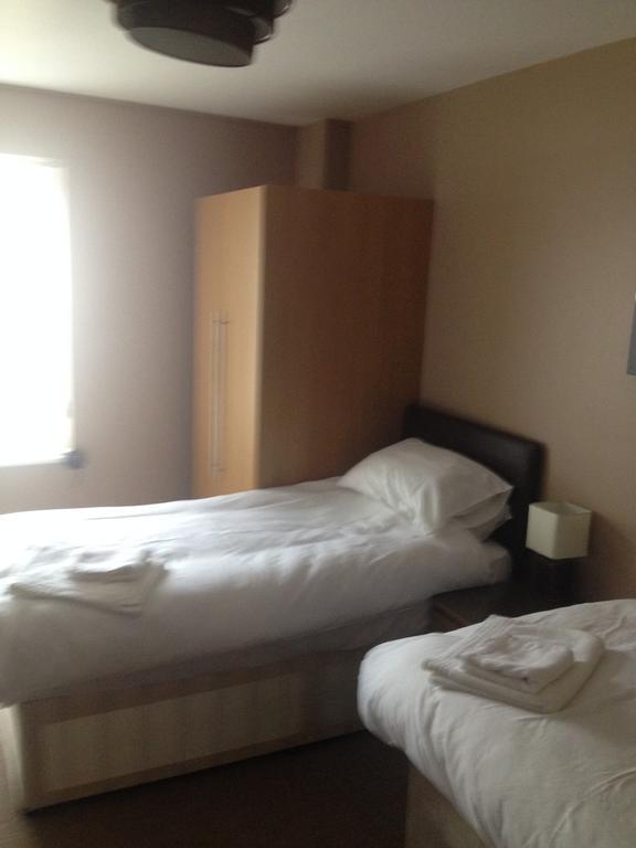 Bed and Breakfast Coach & Horses Tredegar Zimmer foto